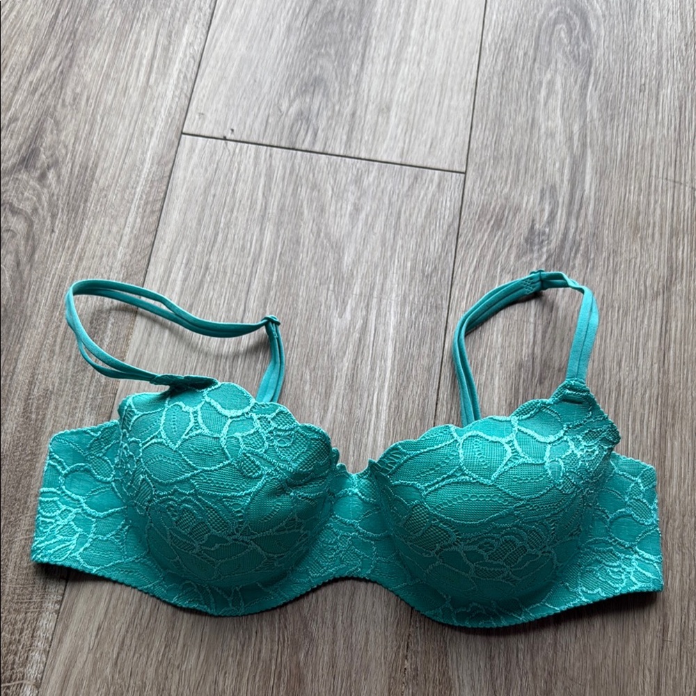 Victoria’s Secret Very Sexy Secret Embrace Balconet, Size 34B